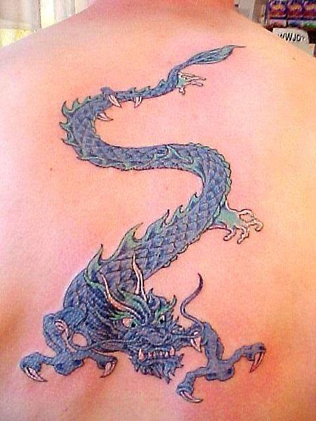 Нательная роспись китайского дракона