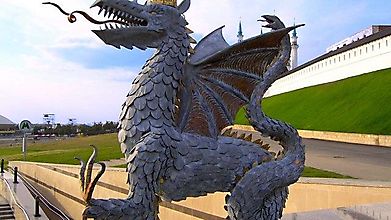 Скульптура дракона Зиланта, символ Казани