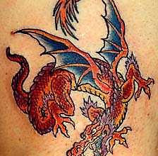 Татуировка дракона в момент полёта