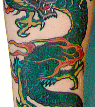 Татуировка с зелёным восточным драконом