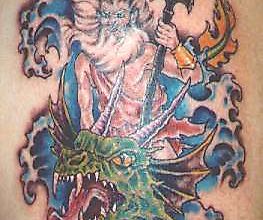 Татуировка короля Нептуна верхом на драконе